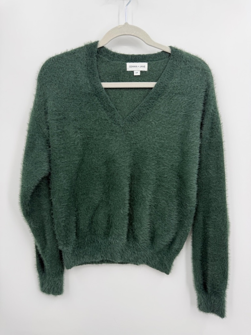 Gemma + Jane green fuzzy V-neck Sweater in a deepest spruce green sz S